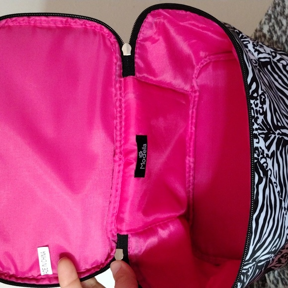 Huge Modella Travel Set! - Picture 3 of 10